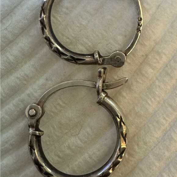 Earrings hoops 925 Sterling. Small about the size of a dime for pierced … - Picture 4 of 5